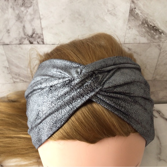 Twisted faux leather fabric, crackle fabric turban headband. - Picture 5 of 7